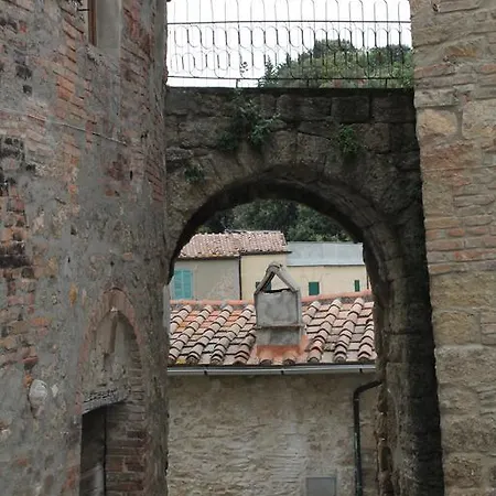 Castello Nagy Bed & Breakfast Pomarance